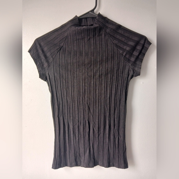 Reformation Tops - Reformation Charcoal Pleated Short Sleeve Top